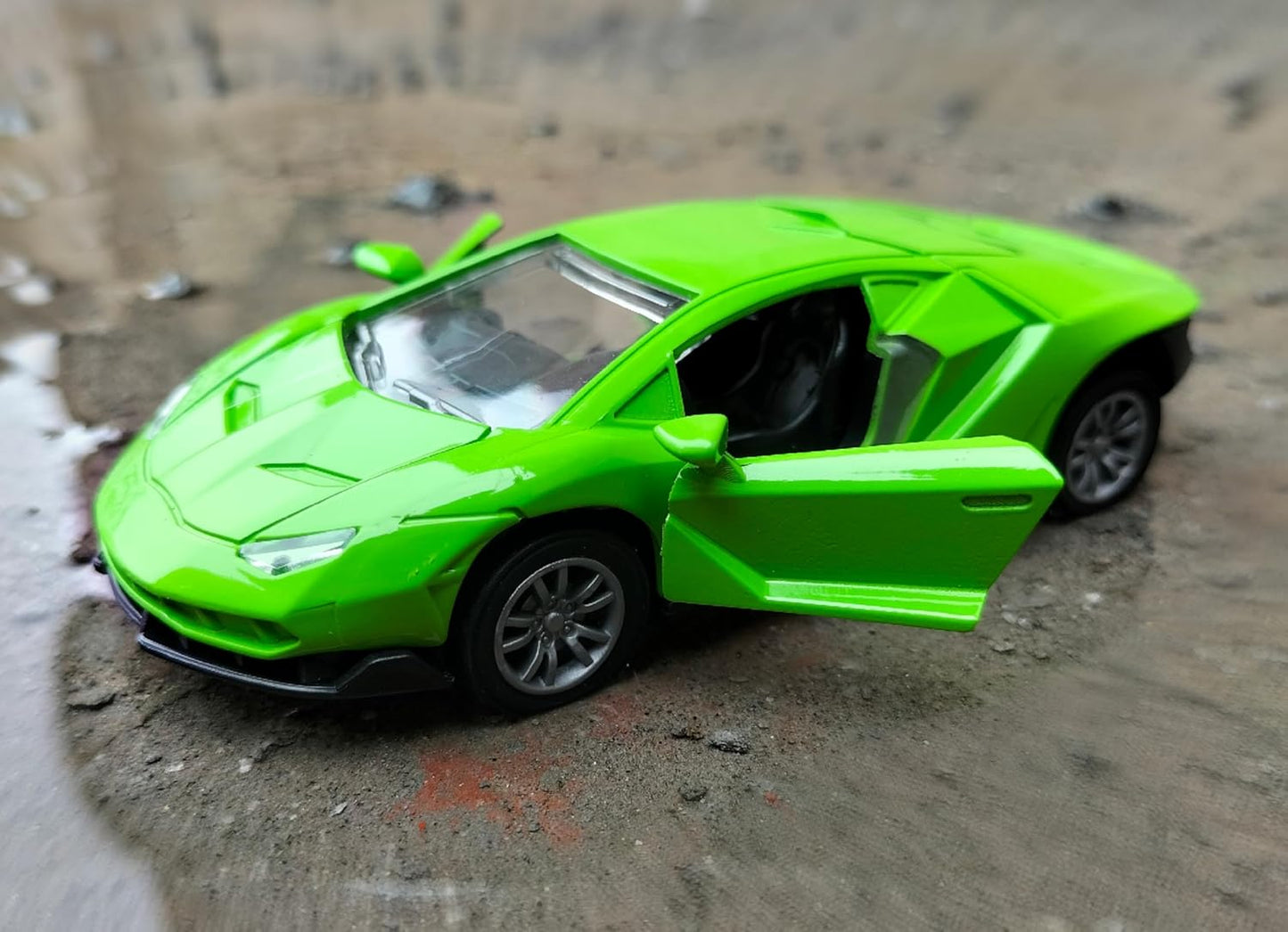 LAMBORGHINI 1/43 Die cast metal Alloy Race Cars, openable doors With Pull Back Function Car